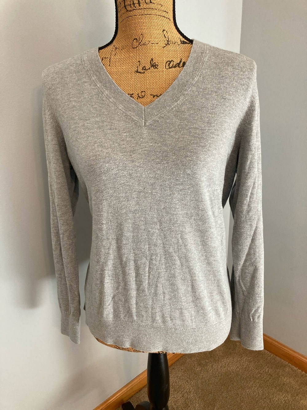 Quince Organic Cotton Cashmere Lightwt V-Neck Sweater Women Sz L Gray Long Slv